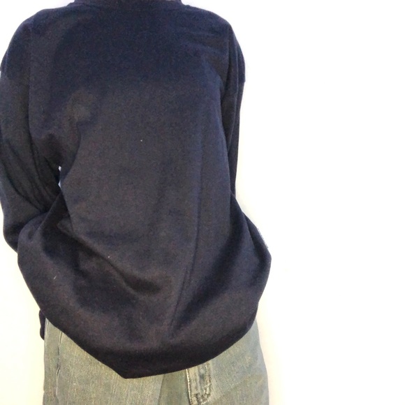 oversized navy sweatshirt🤍 - Picture 2 of 3